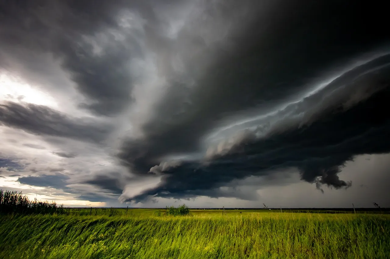 spring storm skyline minneapolis